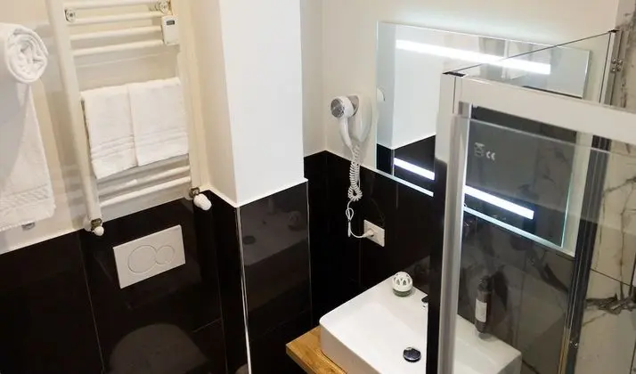 Tek Büyük veya İki Ayrı Yataklı Oda, Balkon