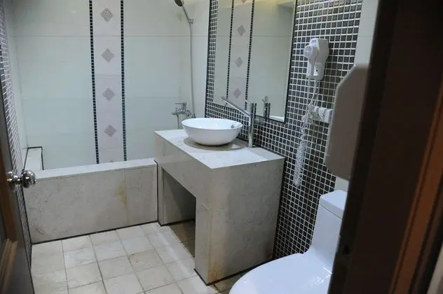 Deluxe Dört Kişilik Oda, 2 Çift Kişilik Yatak, Küvet