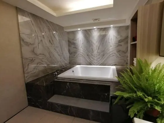 Deluxe Tek Büyük Yataklı Oda, 1 Yatak Odası, Küvet