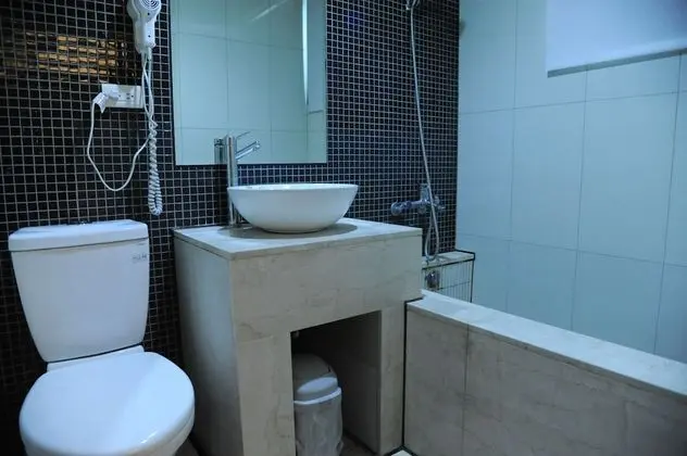 Standard Dört Kişilik Oda, 2 Çift Kişilik Yatak, Küvet