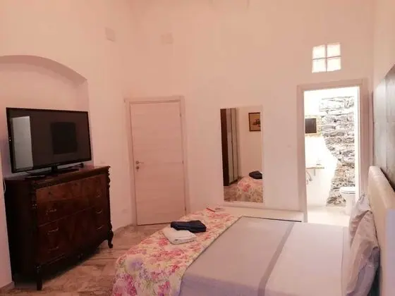 Deluxe Tek Büyük Yataklı Oda, Özel Banyo (May)