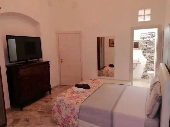 Deluxe Tek Büyük Yataklı Oda, Özel Banyo (May)