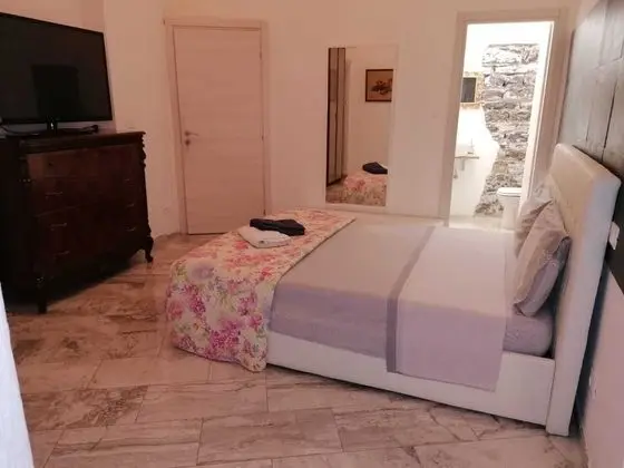 Deluxe Tek Büyük Yataklı Oda, Özel Banyo (May)