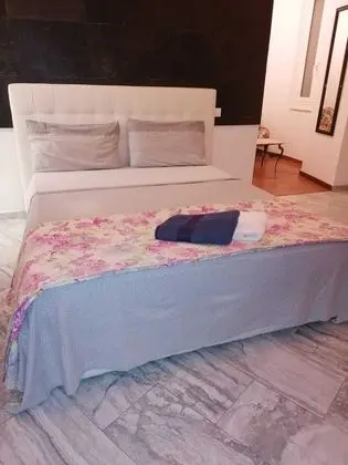 Deluxe Tek Büyük Yataklı Oda, Özel Banyo (May)