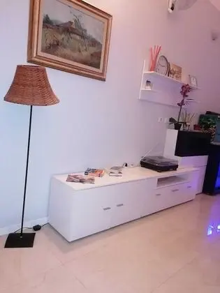 Deluxe Tek Büyük Yataklı Oda, Özel Banyo (May)