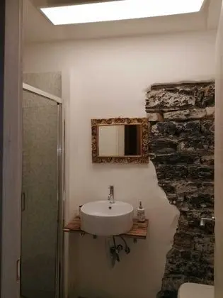 Deluxe Tek Büyük Yataklı Oda, Özel Banyo (May)