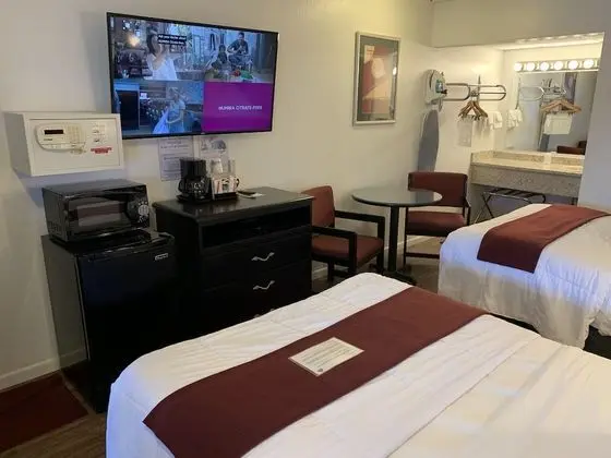 The Inn - 1st Floor - 2 Double Beds