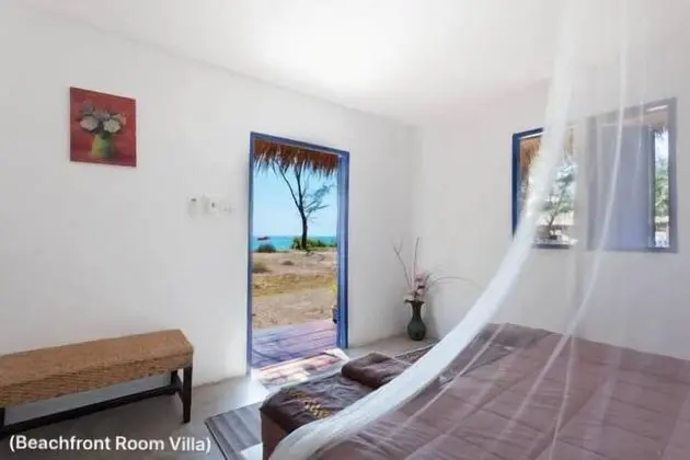 Villa (Beachfront Room Villa)