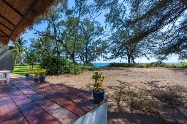 Villa (Beachfront Room Villa)