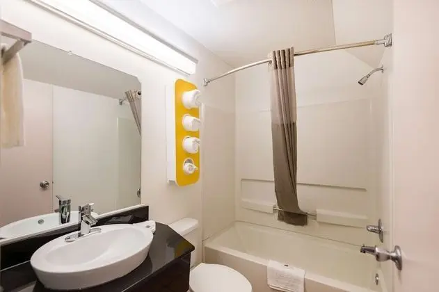 Engellilere uygun banyo