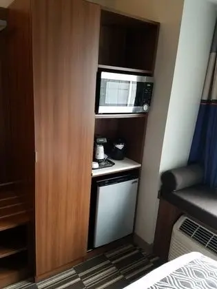 Standard Room, 1 Queen Bed, Non Smoking, Non-Pet