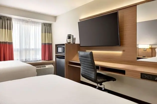 Room, 2 Queen Beds, Microwave (Shower only)