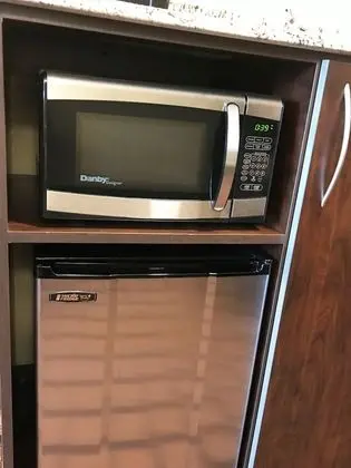 Oda, 1 Büyük (Queen) Boy Yatak, Engellilere Uygun, Sigara İçilmez