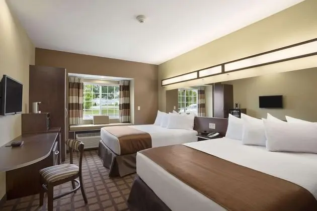 Oda, 2 Büyük (Queen) Boy Yatak, Sigara İçilmez (Visual/Hearing Impaired)