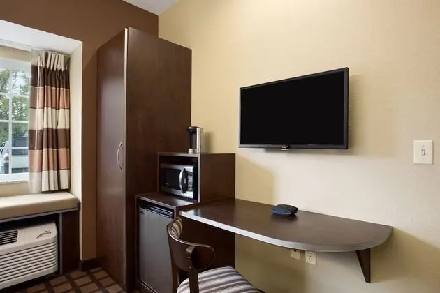 Oda, 2 Büyük (Queen) Boy Yatak, Sigara İçilmez (Visual/Hearing Impaired)