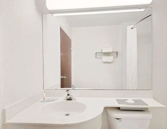 Süit, 1 Büyük (Queen) Boy Yatak, Sigara İçilmez, Sıcak Su Küveti