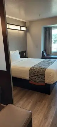 Deluxe Oda, 1 Büyük (Queen) Boy Yatak, Engellilere Uygun, Sigara İçilmez (Mobility)