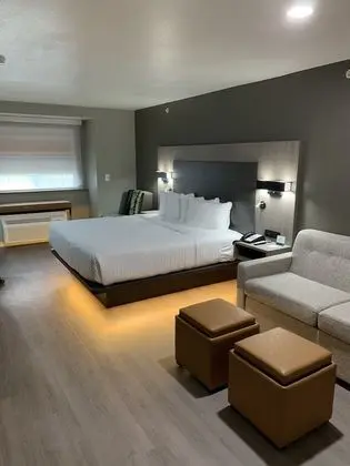 Süit, 1 En Büyük (King) Boy Yatak, Sigara İçilmez