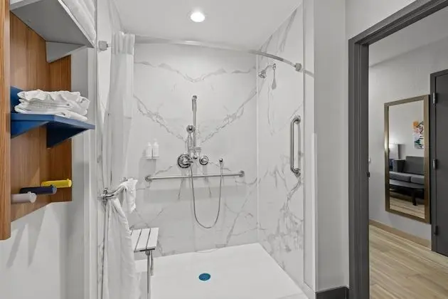 Engellilere uygun banyo