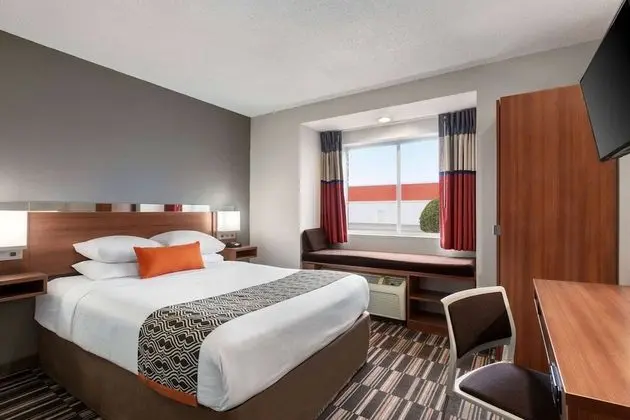 Standard Oda, 1 Büyük (Queen) Boy Yatak