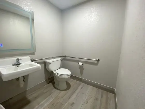 Engellilere uygun banyo