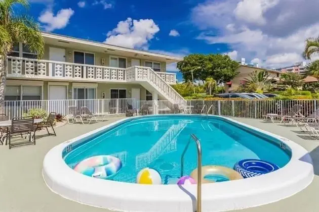Daire (Gorgeous Nautical Condo Near Beach)