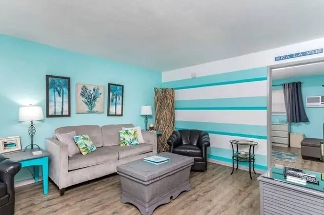 Daire (Gorgeous Nautical Condo Near Beach)