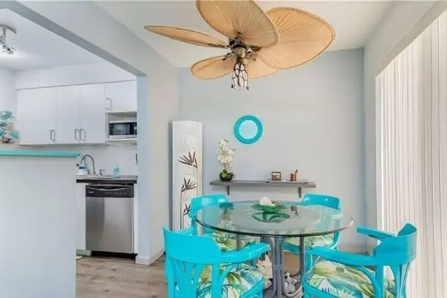 Daire (Gorgeous Nautical Condo Near Beach)
