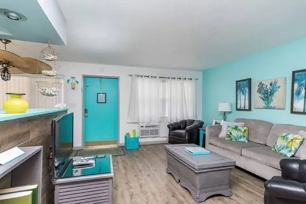 Daire (Gorgeous Nautical Condo Near Beach)