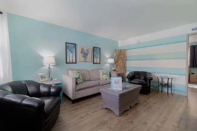 Daire (Gorgeous Nautical Condo Near Beach)