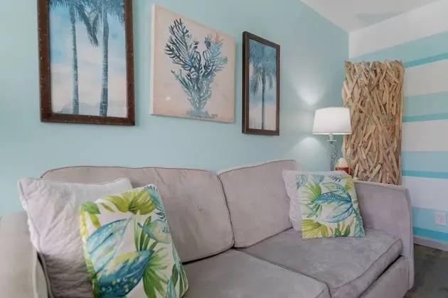 Daire (Gorgeous Nautical Condo Near Beach)