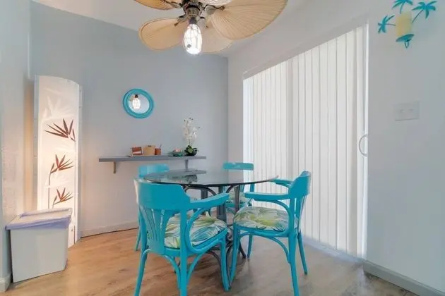 Daire (Gorgeous Nautical Condo Near Beach)