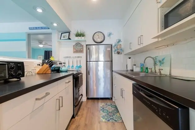 Daire (Gorgeous Nautical Condo Near Beach)