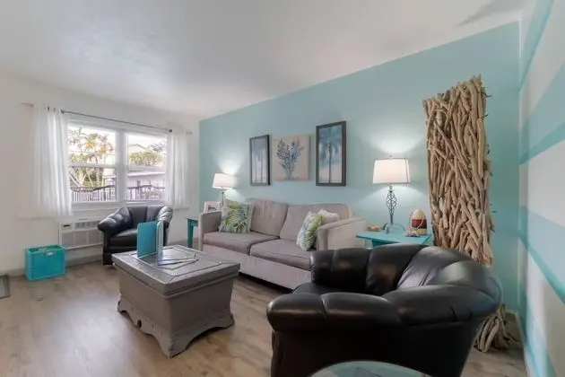 Daire (Gorgeous Nautical Condo Near Beach)