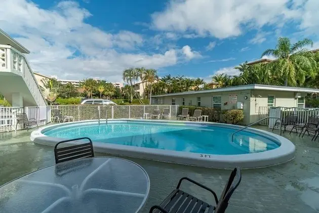 Daire (Gorgeous Nautical Condo Near Beach)