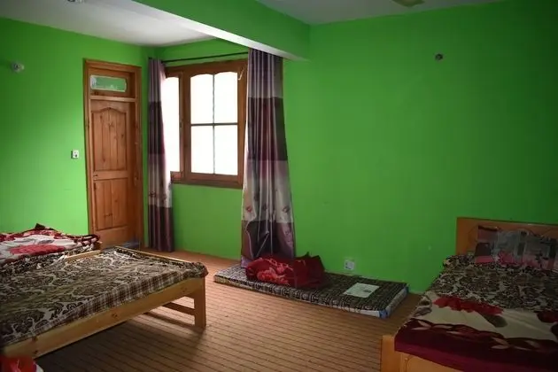 Family Tek Büyük Yataklı Oda