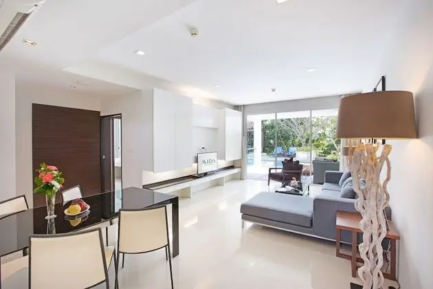 2 Bedrooms Corner Suite Pool Access with Bathtub