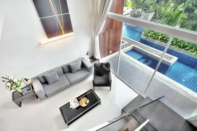 Duplex 2 Bedrooms Pool Access with Bathtub