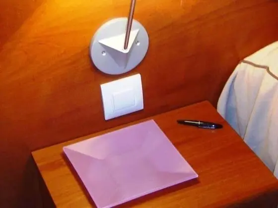 Büyük Yataklı Tek Kişilik Oda