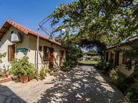 Çift Kişilik, Bahçe Manzaralı