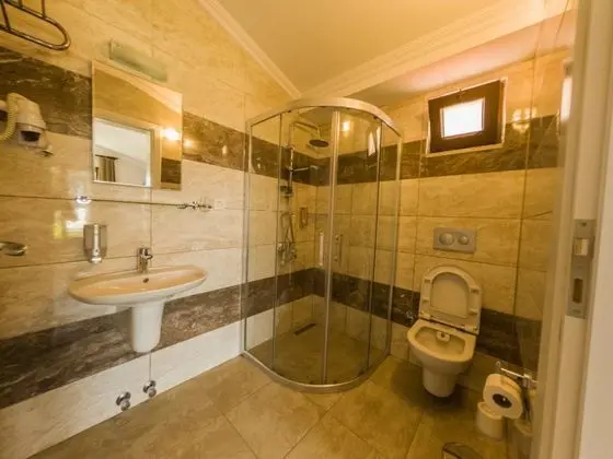 Çift Kişilik, Şehir veya Dağ Manzaralı, 1. Kat