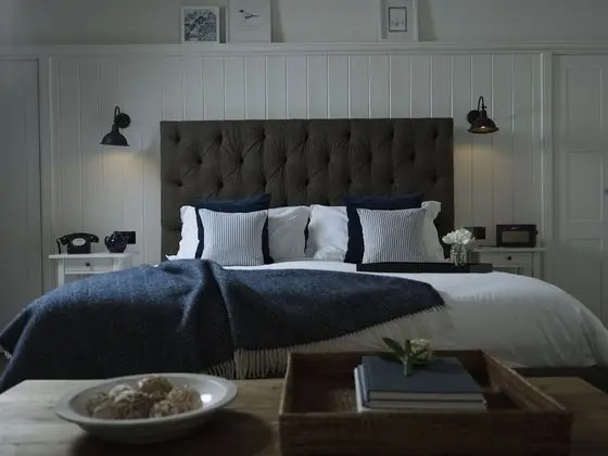 Tek Büyük Yataklı Oda (The Tack Room)