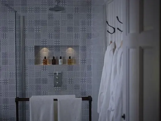 Tek Büyük Yataklı Oda (The Tack Room)