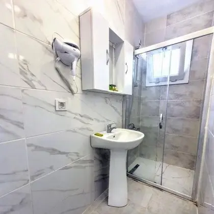 Kara Manzaralı Standard  Alt Kat Balkonsuz