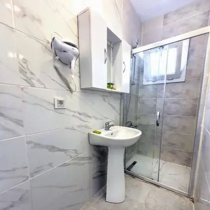 Standart Oda - Alt Kat,Kara Manzaralı,Balkonsuz