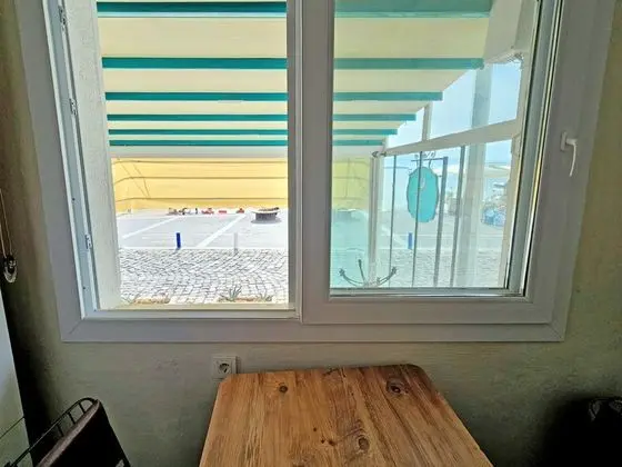 Standart Oda - Alt Kat,Kara Manzaralı,Balkonsuz