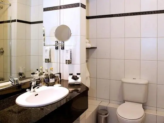 Üç Kişilik Oda