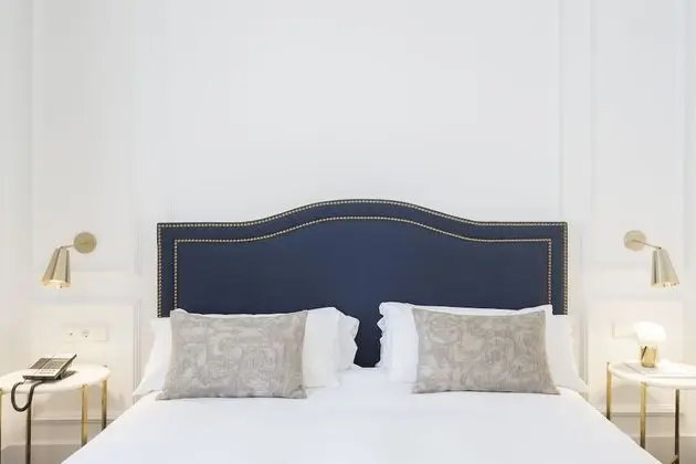 Design Tek Büyük veya İki Ayrı Yataklı Oda