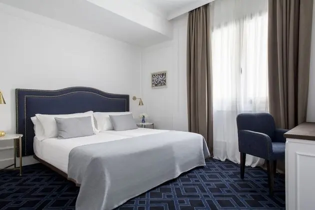 Design Tek Büyük veya İki Ayrı Yataklı Oda