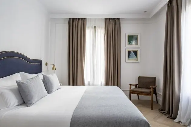 Junior Süit, Balkon